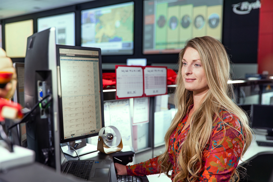 A Ryder transportation logistics specialist managing the transportation network