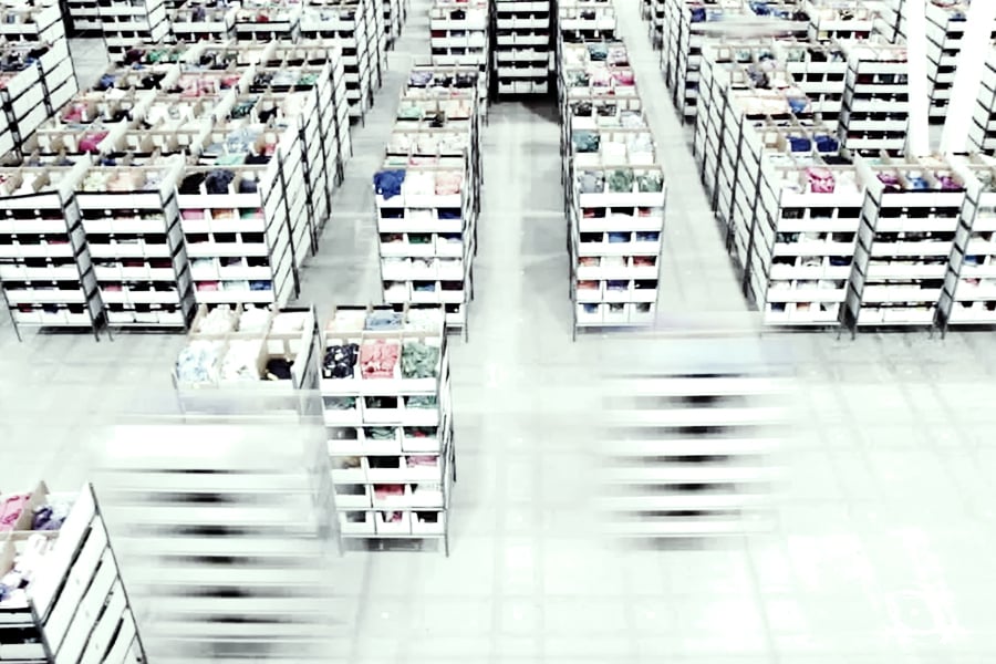 Birdseye view of an organized Ryder e-commerce fulfillment warehouse