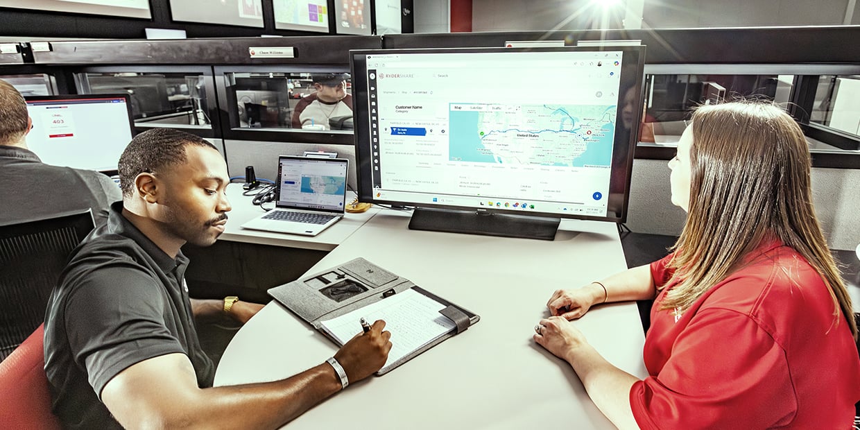 Ryder employees utilizing Rydershare to implement smarter warehousing solutions