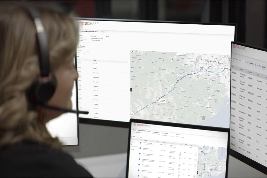 Ryder transportation management expert looking at a TMS