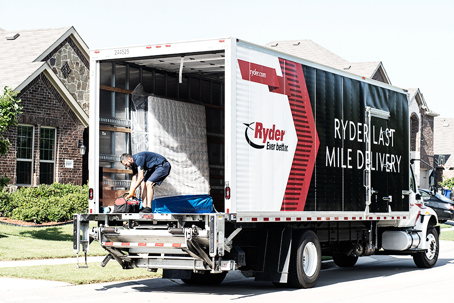 Ryder last mile employee unloading a box truck