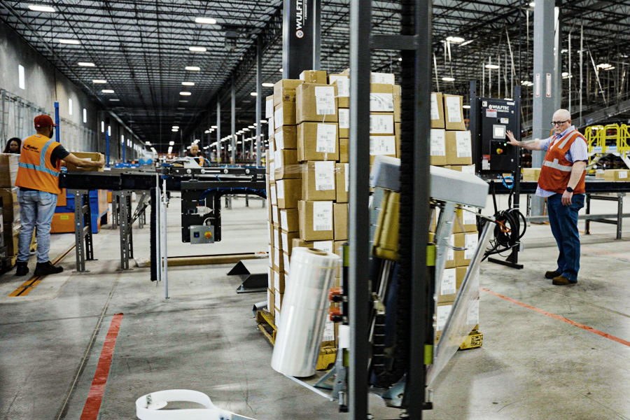 Connected warehouse automation systems integrated into Ryder operations Connected warehouse automation systems integrated into Ryder operations